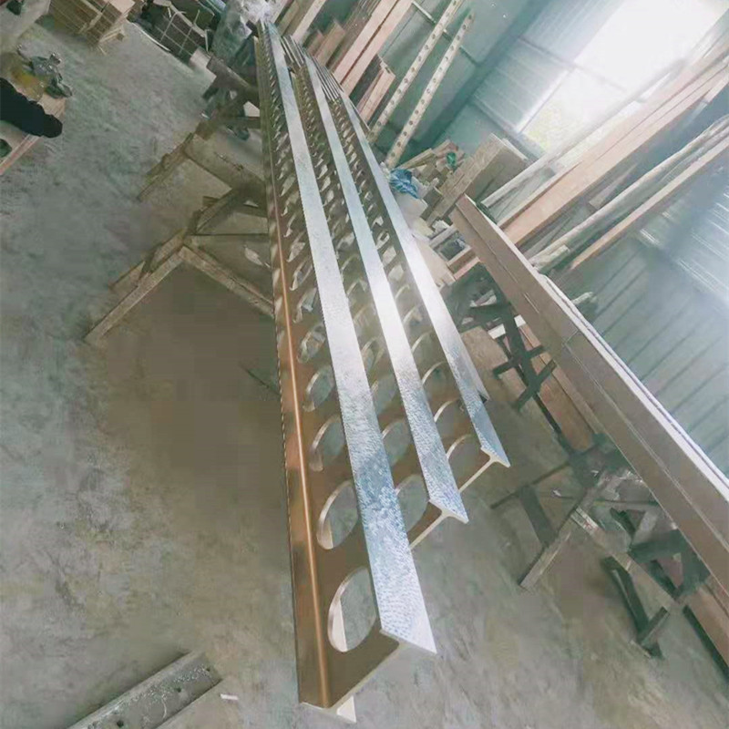 Leghjite più nantu à i dirigenti d’aluminiu