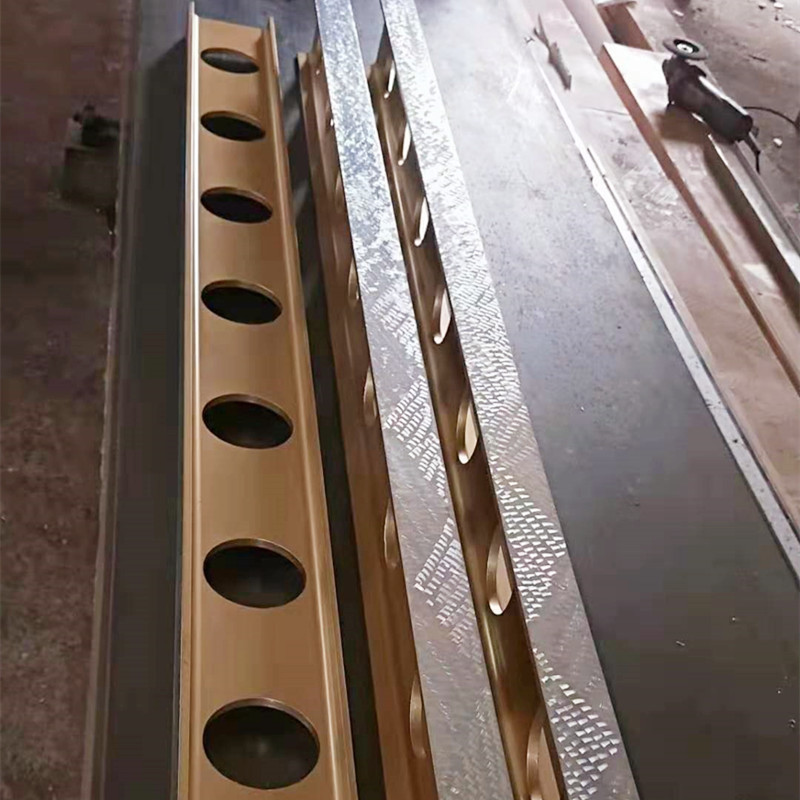 Leghjite più nantu à u guvernatore parallele