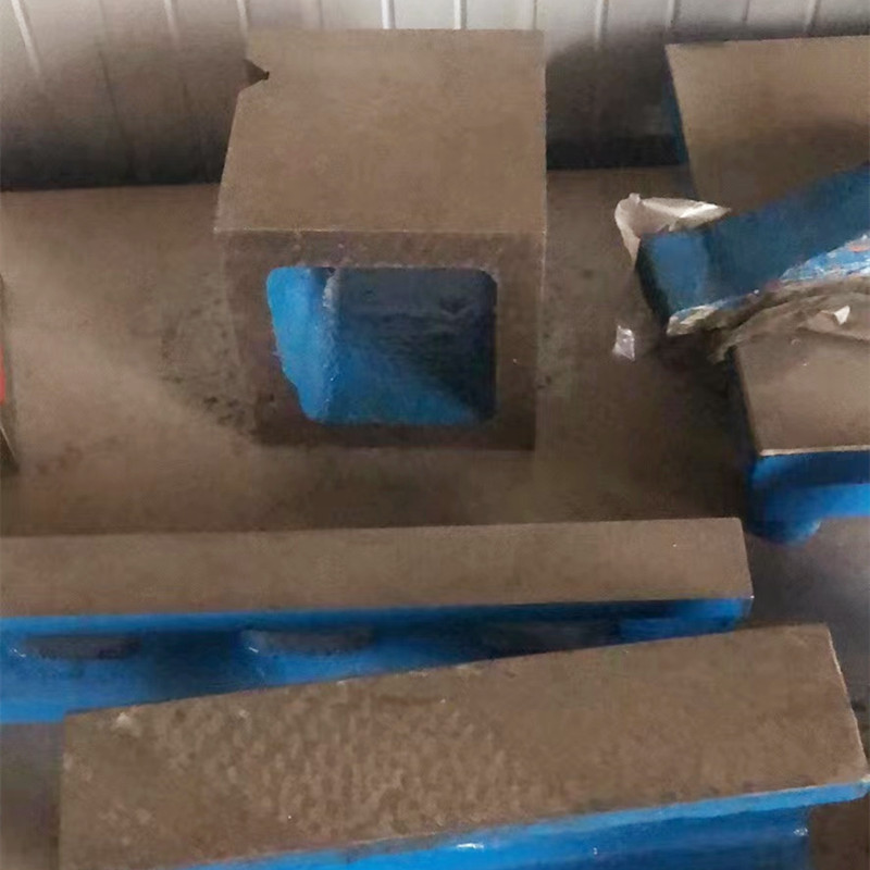 Leghjite più nantu à a casella di marmura quadrata