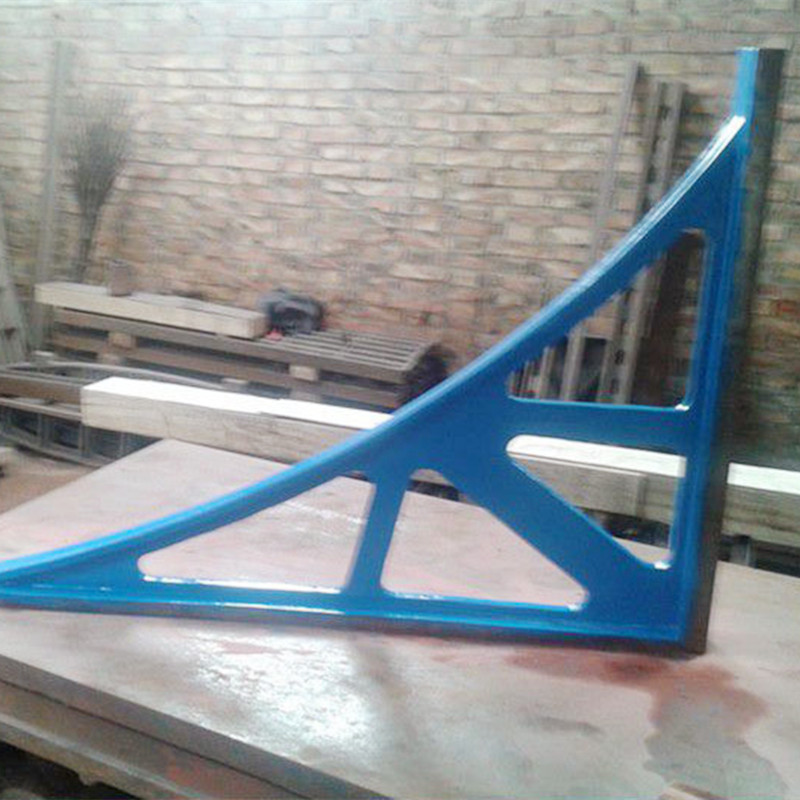 Leghjite più nantu à l’utilità di l’angle right