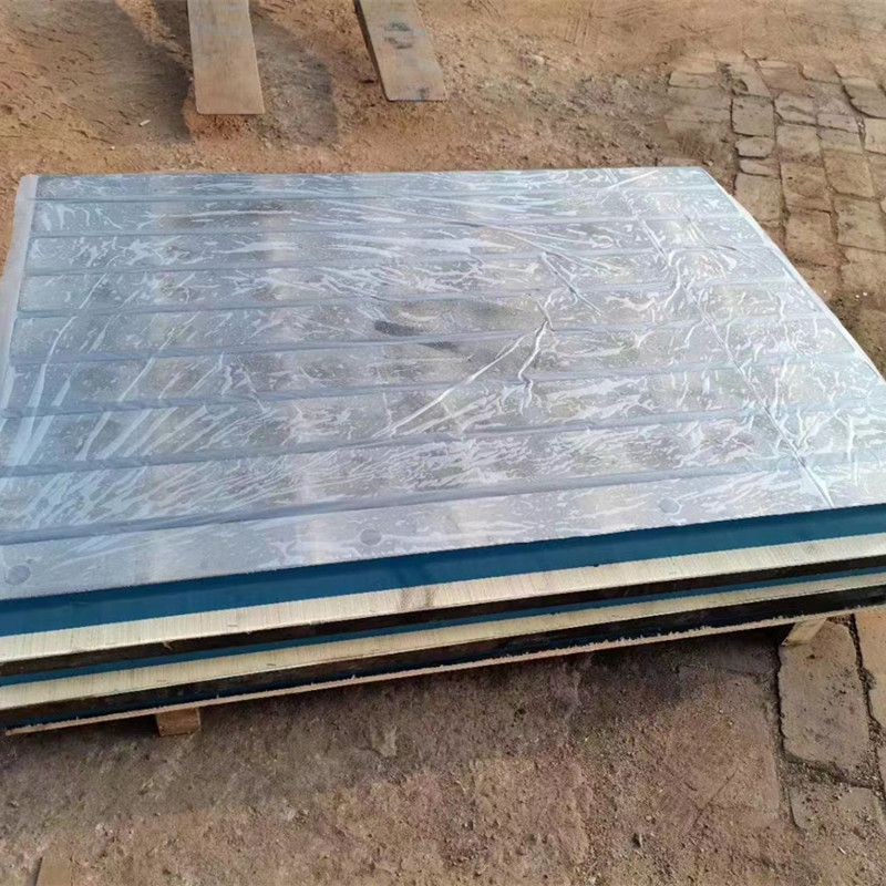 Leghjite più nantu à u tavulinu di fabricazione persunalizata